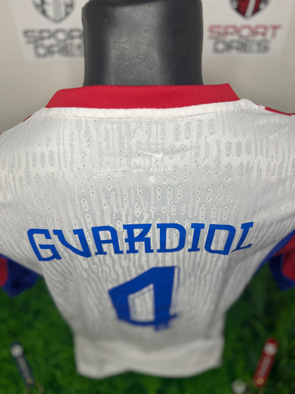 Croatia "Gvardiol 4" Home Fan Jersey